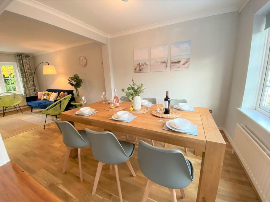 דירות Redhill Town Centre 3 Bed House Near Gatwick Airport, Easy Commute To London מראה חיצוני תמונה
