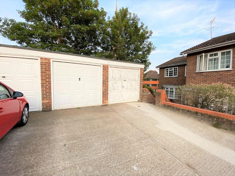 דירות Redhill Town Centre 3 Bed House Near Gatwick Airport, Easy Commute To London מראה חיצוני תמונה